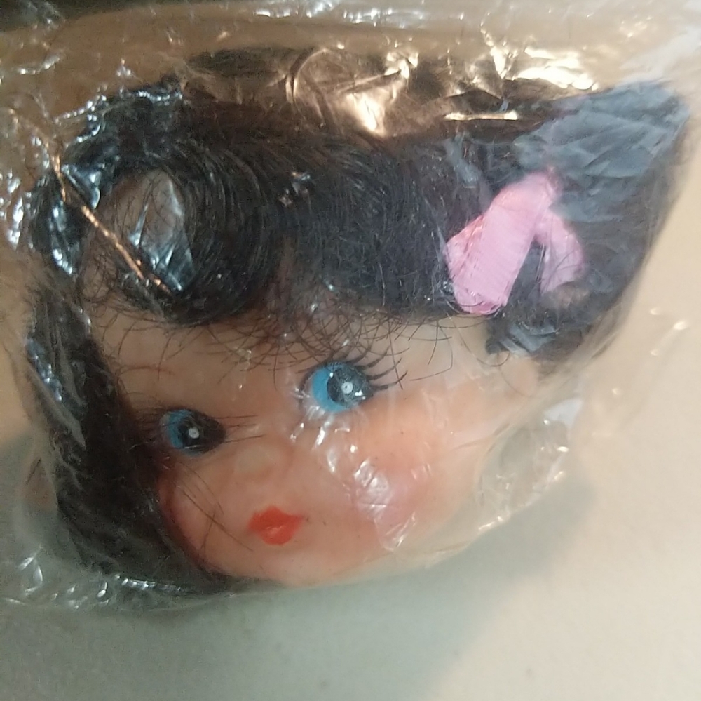 Vintage Hong Kong 1960s Vinyl  Doll Head big Blue Eyes 2  1/8" Collectibles